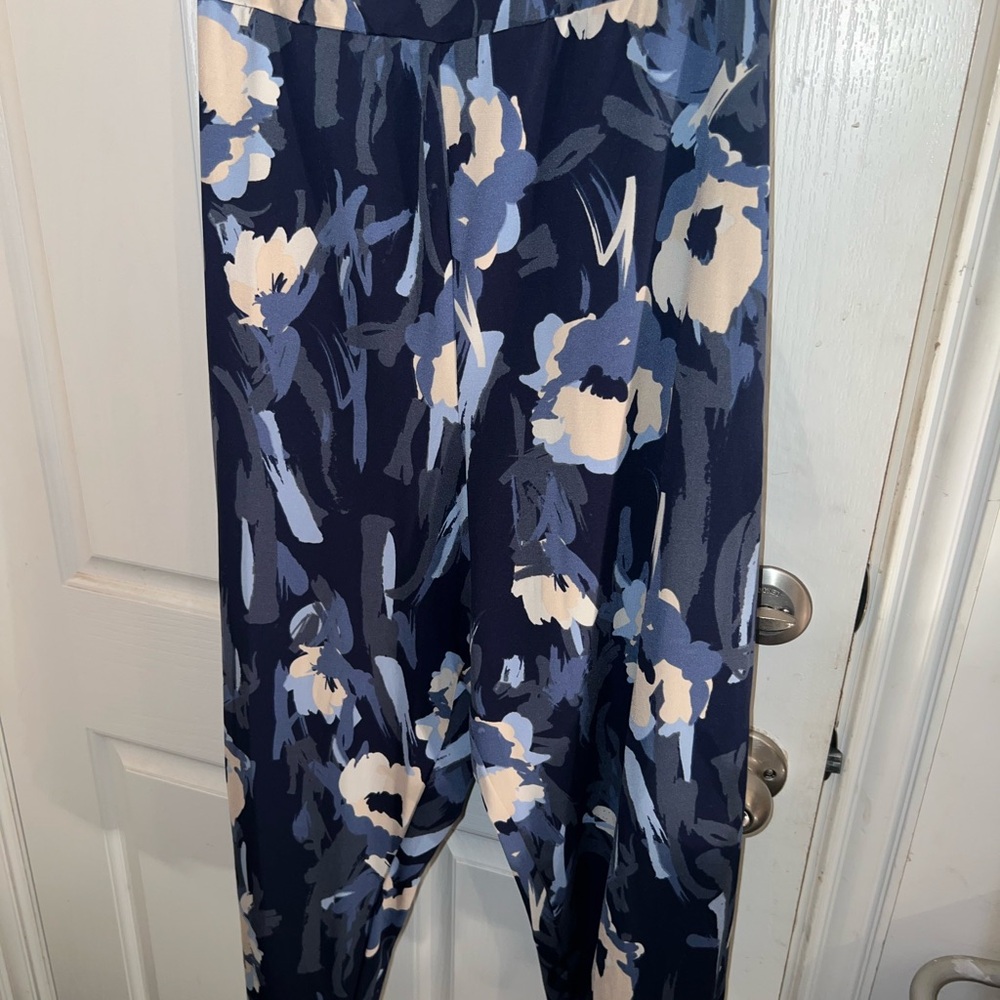 Zim & zoe Floral Print Navy and Cream Pants and shirt Set